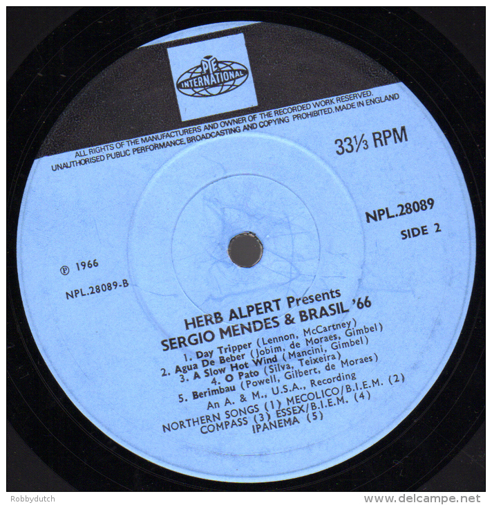 * LP *  HERB ALPERT PRESENTS SERGIO MENDES &amp; BRASIL '66 (England 1966) - Wereldmuziek