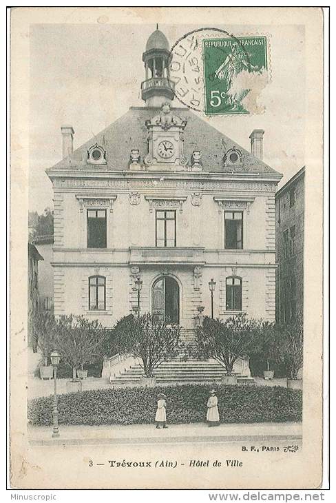 CPA 01 - Trévoux - Hôtel De Ville - Trévoux