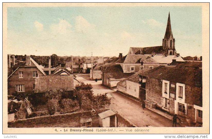 CPA - DRESNY-PLESSE (le) (44) - Vue Aérienne Du Bourg - Autres & Non Classés