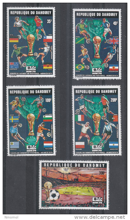 Dahomey    -   1974.  Calciatori, Coppa, Bandiere.Soccer Players, Cup, Flags. Complete MNH Rare Set - 1974 – Germania Ovest