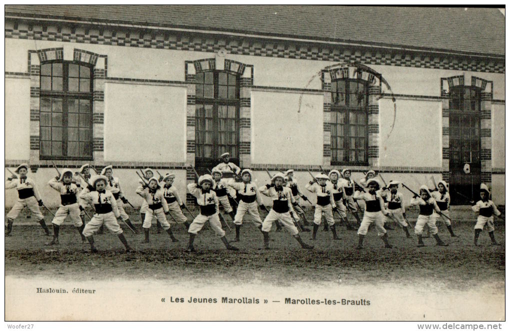 CPA MAROLLES LES BRAULTS , Les Jeunes Marollais - Marolles-les-Braults