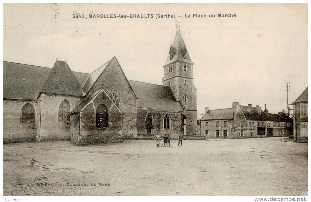 CPA MAROLLES LES BRAULTS , Quartier De L'église - Marolles-les-Braults