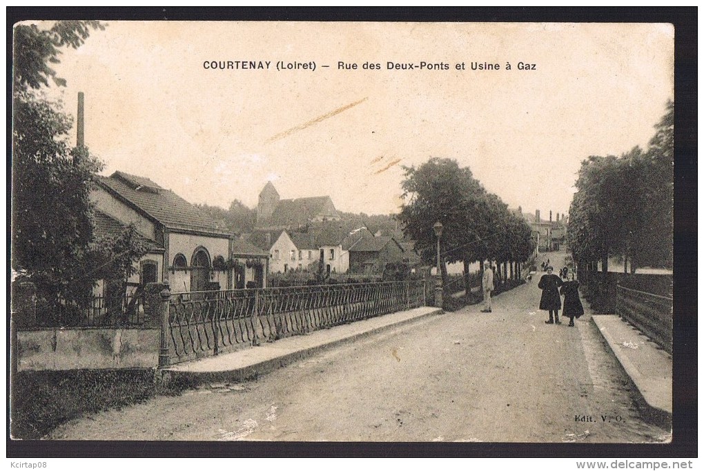 COURTENAY . Rue Des Deux - Ponts Et Usine à Gaz . - Courtenay