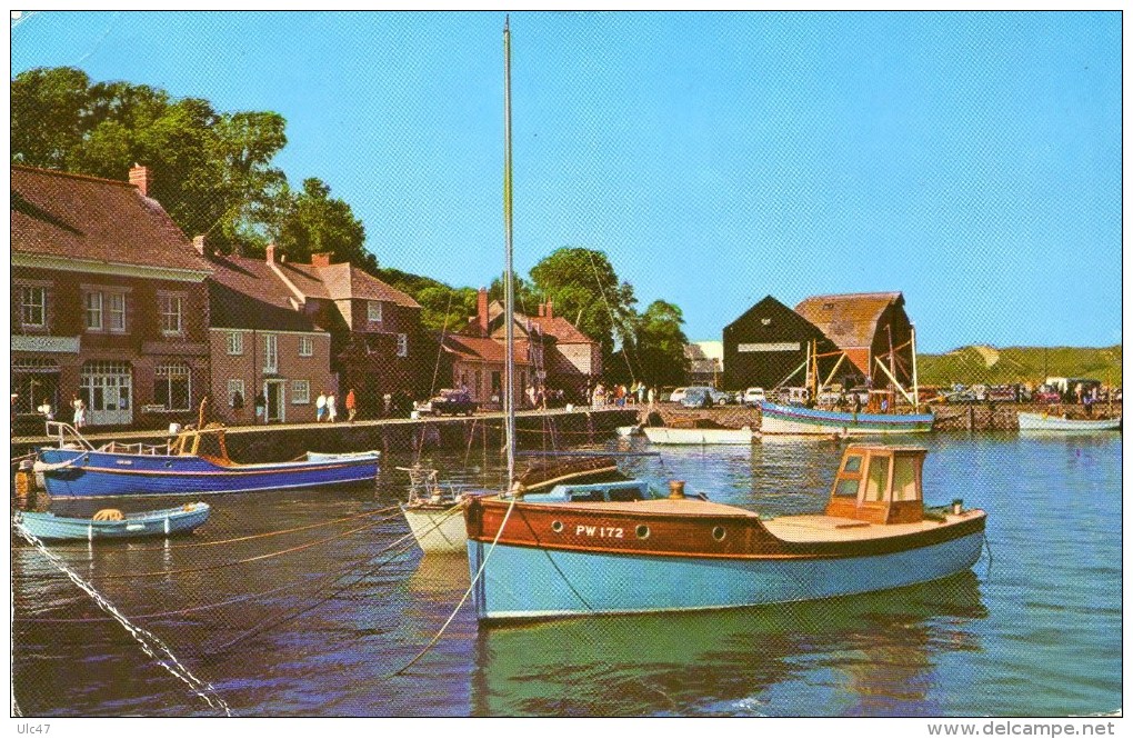 - The Harbourg And N. Quay. Padstow, Cornwall. - - Newquay