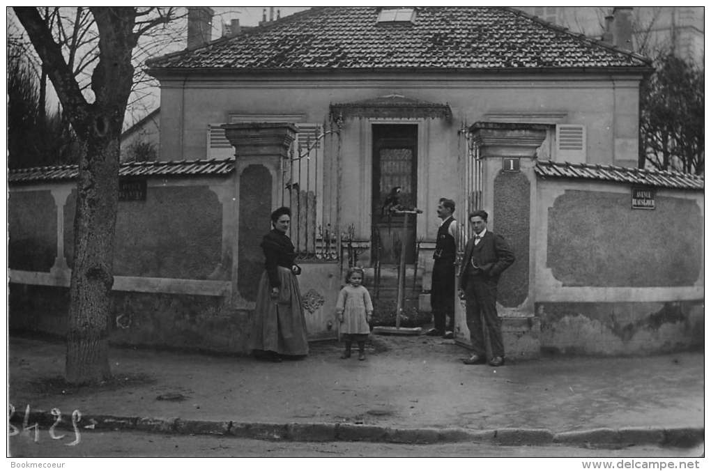 94 SUPERBE ANGLE Avenue DOUMER &amp; Carrefour Du 8 Mai Cette Maison Existe Toujours, Famille MICHAUD - Saint Maur Des Fosses