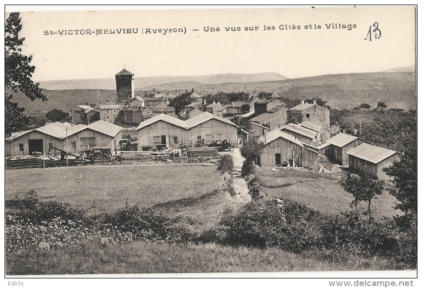 12 SAINT VICTOR MELVIEU Une Vue Sur Les Cités Et Le Village  Neuve TTB - Saint Victor