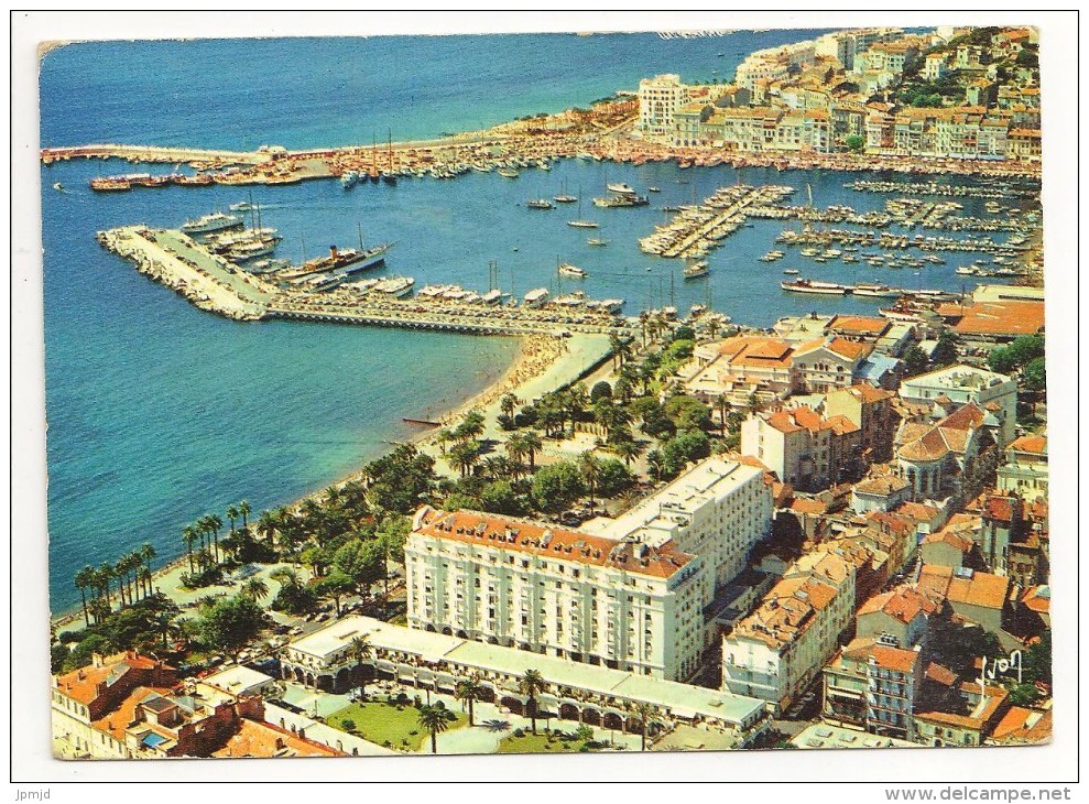 06 - CANNES - Le Port, Les Jardins Du Casino Et L´Hôtel MAJESTIC - éd. Yvon N° 10/847 - Cannes