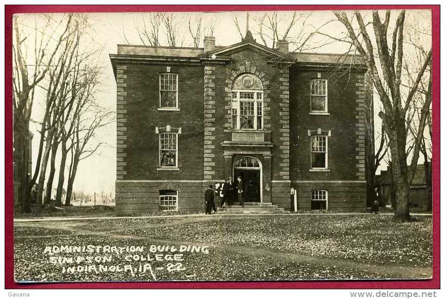 INDIANOLA - Administration Building Simpson College - Autres & Non Classés