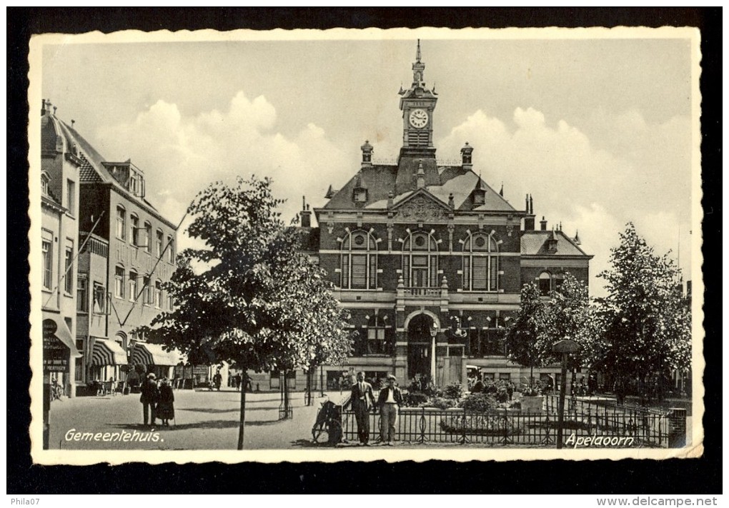 Gemeentehuis. Apelaoorn / Postcard Traveled - Apeldoorn