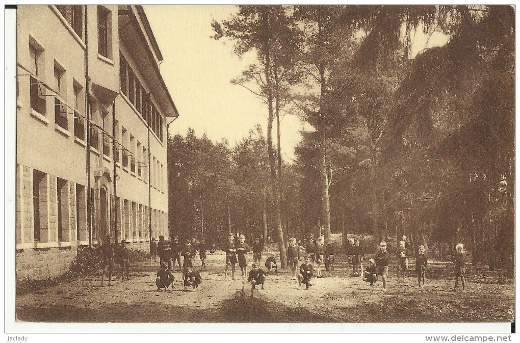 Institut  Ste  Ode  à  Amberloup -- Les  Enfants  En  Récréation.  ( 2 Scans ) - Sainte-Ode