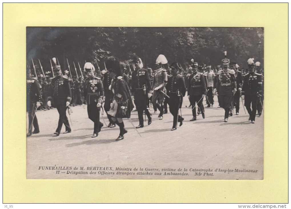 Funerailles De M. Berteaux - Ministre De La Guerre - Delegation Des Officiers Etrangers - Andere & Zonder Classificatie