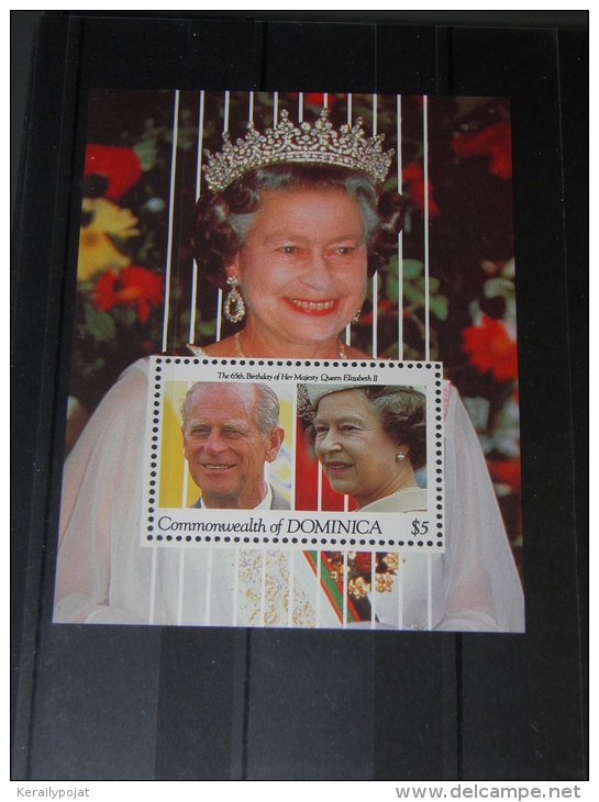 Dominica - 1991 Queen Elizabeth II Block MNH__(TH-10212) - Dominica (1978-...)