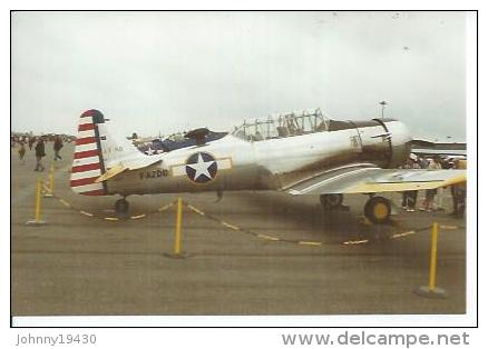 PHOTO 9X14 : LILLE-LESQUIN JUIN 1996  - " NORTH AMERICAIN AT6 (  AERODROME  - AVION ) - Lille