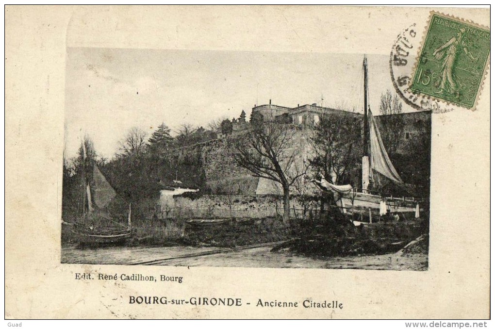 BOURG SUR GIRONDE  - GABARRE GABARE EN CARENAGE CHANTIER DE CONSTRUCTION BATEAU - Autres & Non Classés