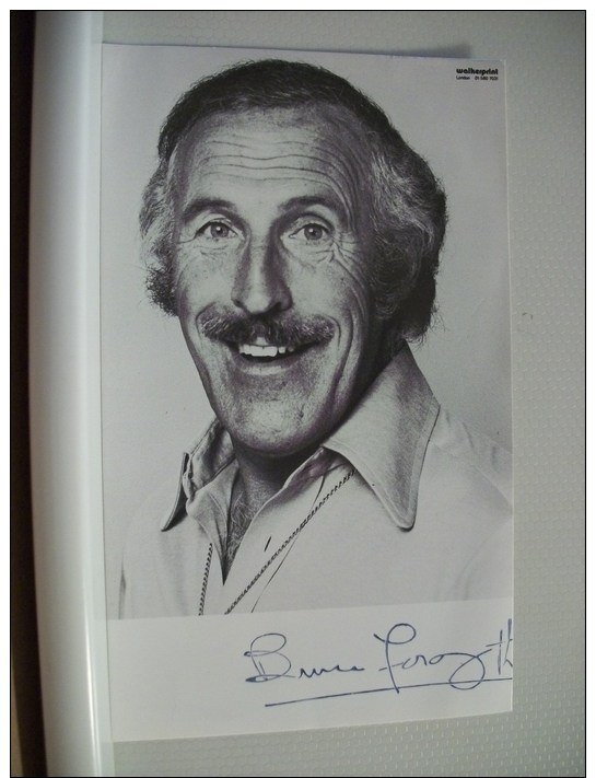 N° 296 - AUTOGRAPHES PHOTO 9x15cm + LETTRE DE BRUCE FORSYTH 1928/86 ANS ANIMATEUR PRESENTATEUR ANGLAIS - Autres & Non Classés