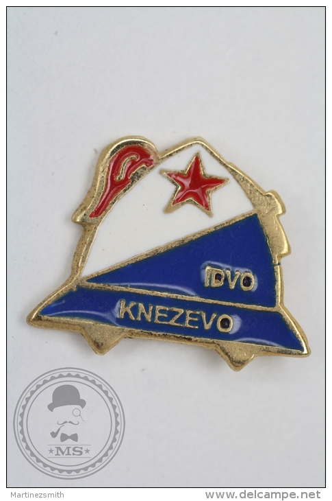 Fireman/ Firefighter IDVD Knezevo, Bosnia And Herzegovina - Pin Badge #PLS - Bomberos