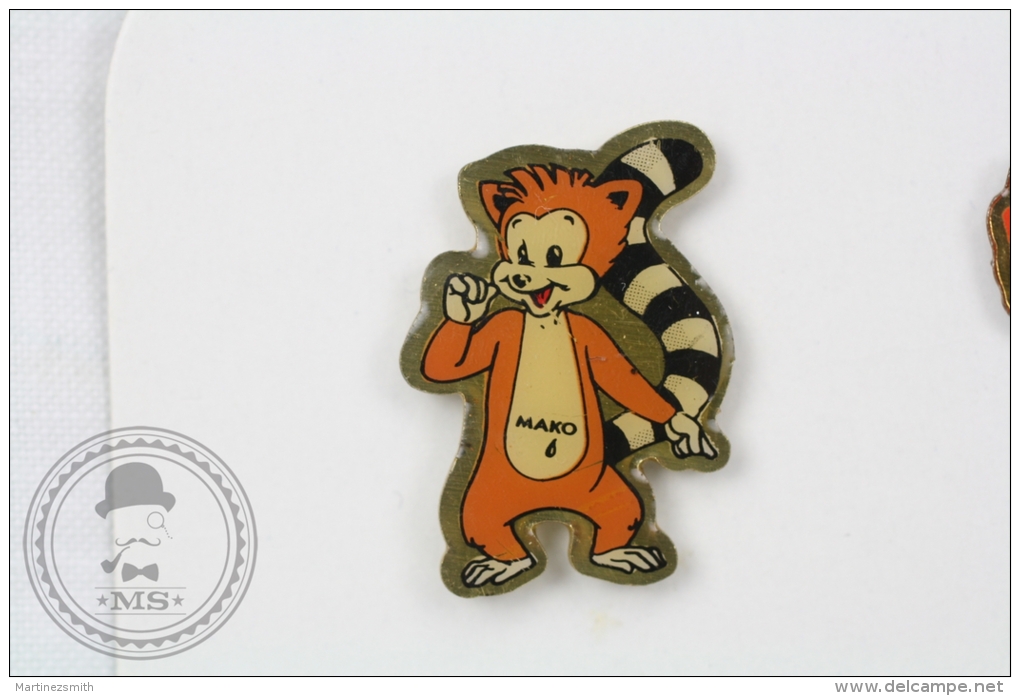 Mako 6 Cartoon Character - Pin Badge #PLS - Música