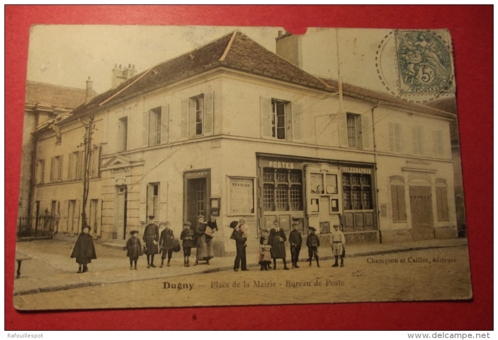 Cp Dugny  Place De La Mairie Bureau De Poste - Dugny