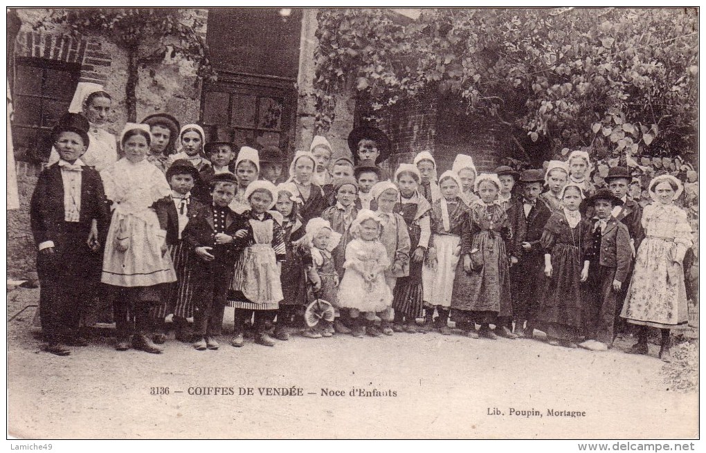 COIFFES DE VENDEE Noce D Enfants  ( Chapeau Haut Forme … ) Circulée 1912 - Les Herbiers