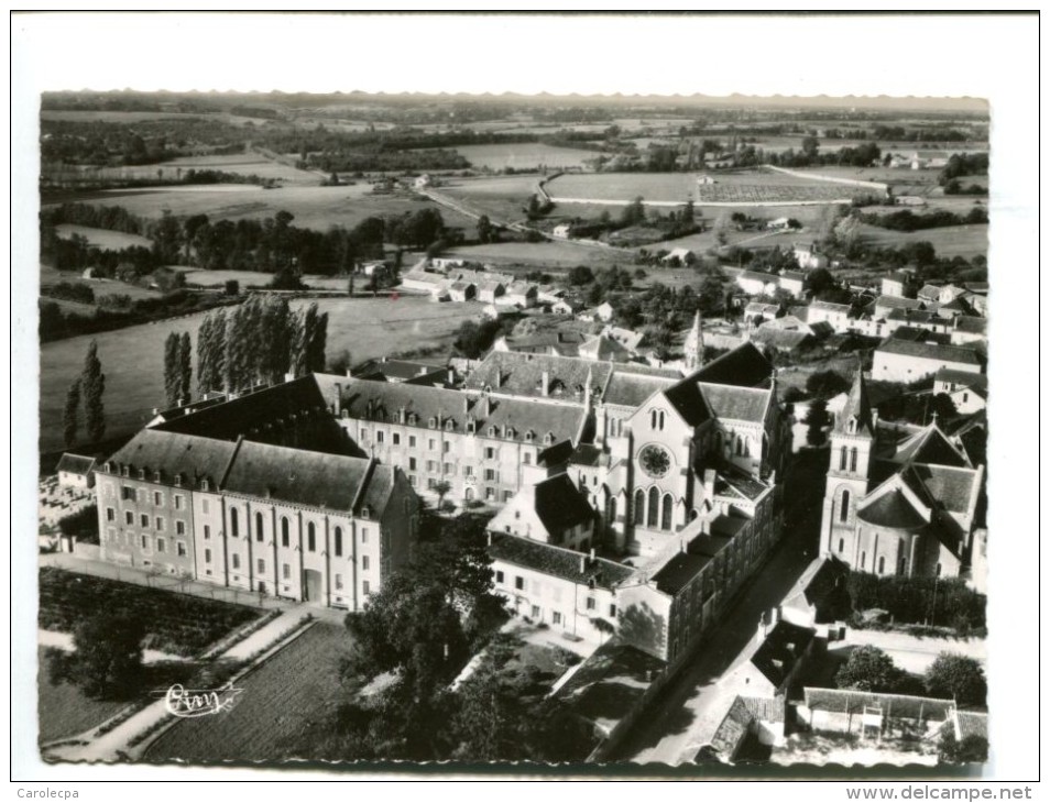 CP- LA PUYE (86) Vue Aerienne De La Maison Mere Des Filles De La Croix - Autres & Non Classés