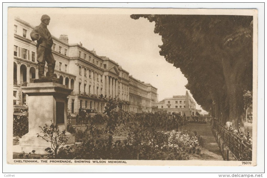 Gloucestershire           Cheltenham           The Promenade, Showing Wilson Mémorial - Cheltenham