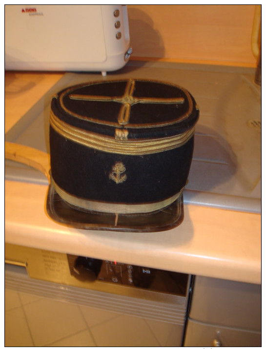 TENUE ANCIENNE  SOUS OFFICIER INFANTERIE DE MARINE . AVEC KEPI - Divise