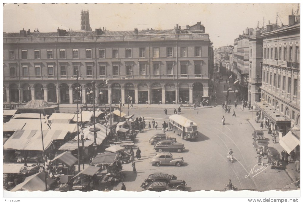 31 - TOULOUSE  - Place Du Capitole - Le Marché - Bus - Toulouse