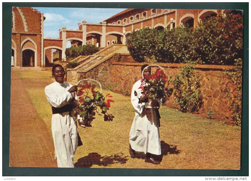 MALAWI - SEMINARIANS CATHOLICS - 1960/70s POSTCARD ( 2 SCANS ) - Malawi