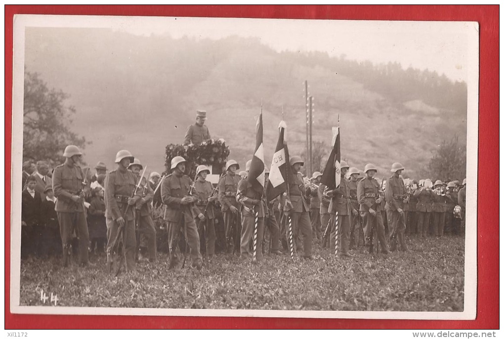 NK-05  Militär Militaires Carte-Photo Présentation Des Drapeaux, Fanfare Militaire. Non Circulé - Sent