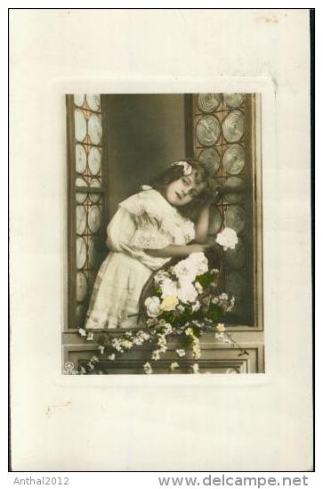 3 Card Carte Serie Flower Girl Blumenmädchen Vor Fenster Mit Rundglas Fleur Circulated 1908 Serie - Verzamelingen & Reeksen