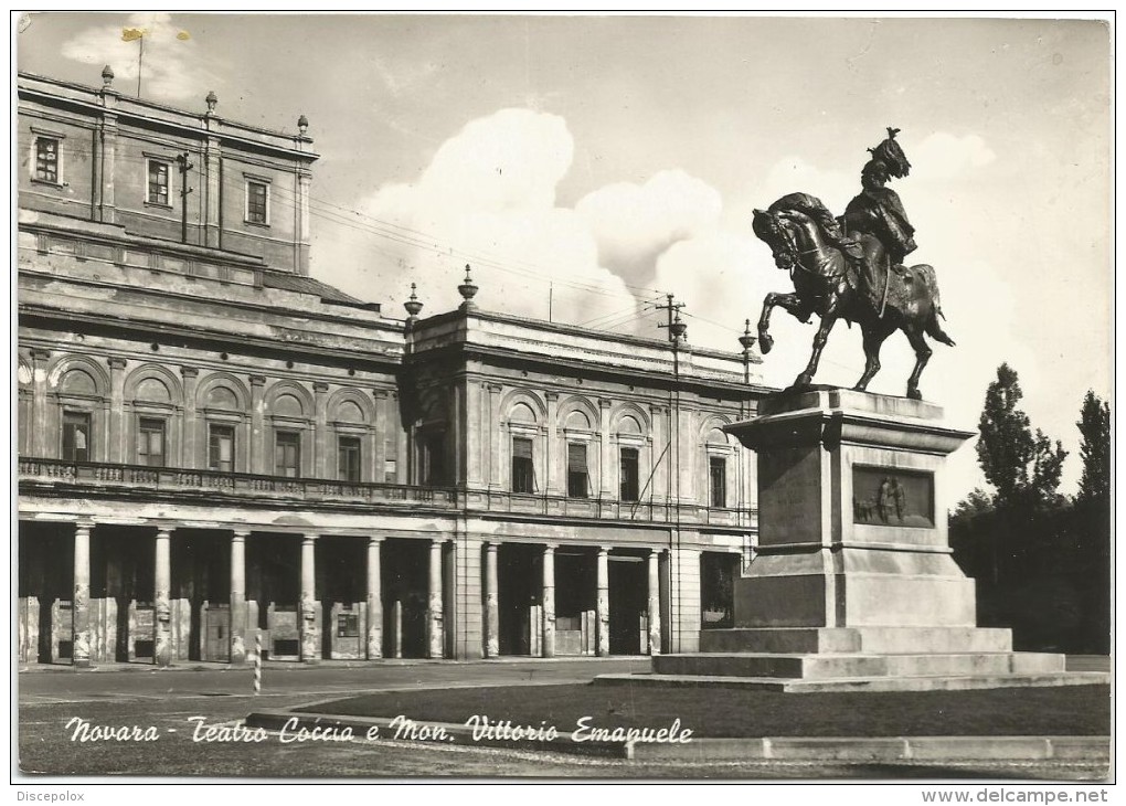 Y1565 Novara - Teatro Coccia E Monumento A Vittorio Emanuele / Viaggiata 1956 - Novara