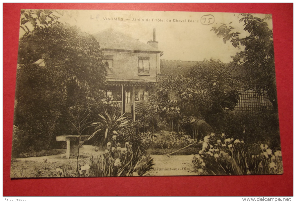 Cp Viarmes Jardin De L'hotel Du Cheval Blanc - Viarmes