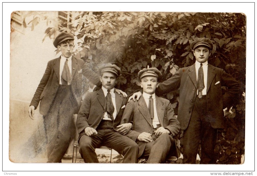 Ancienne Carte Postale, Thème: étudiants, Students, Studenten - Studen