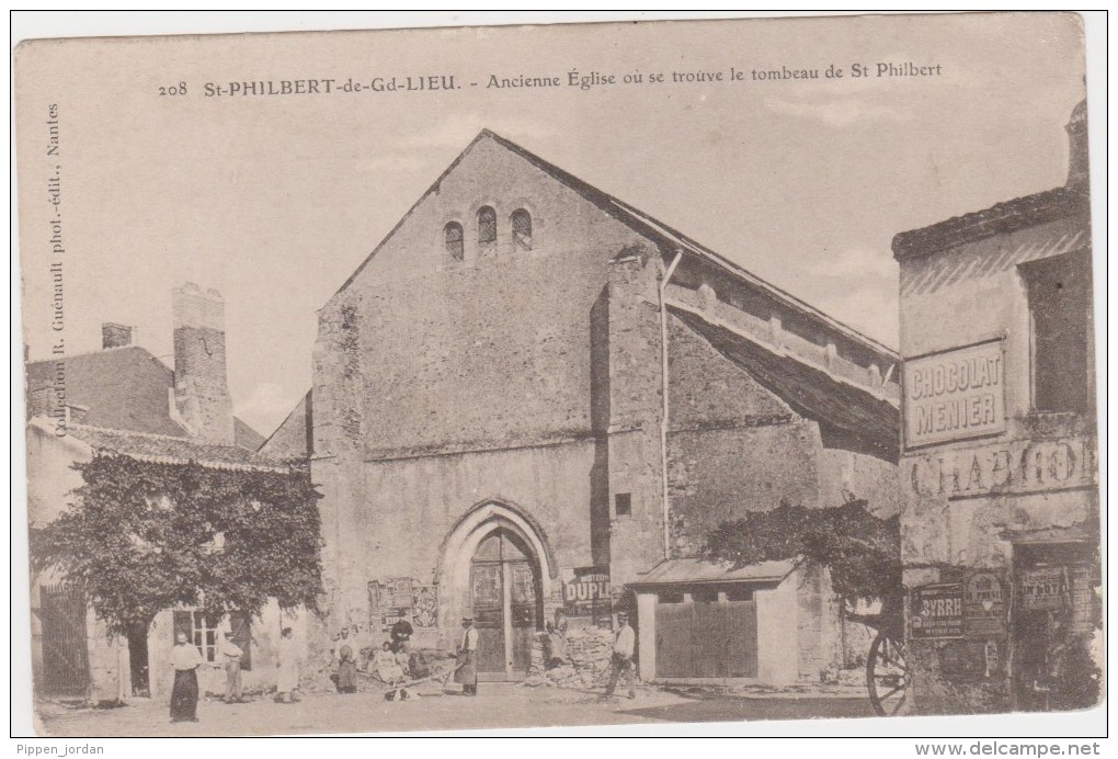 44  St Philbert De Grand-lieu  *Ancienne Eglise Ou Se Trouve Le Tombeau De St Philbert * - Saint-Philbert-de-Grand-Lieu
