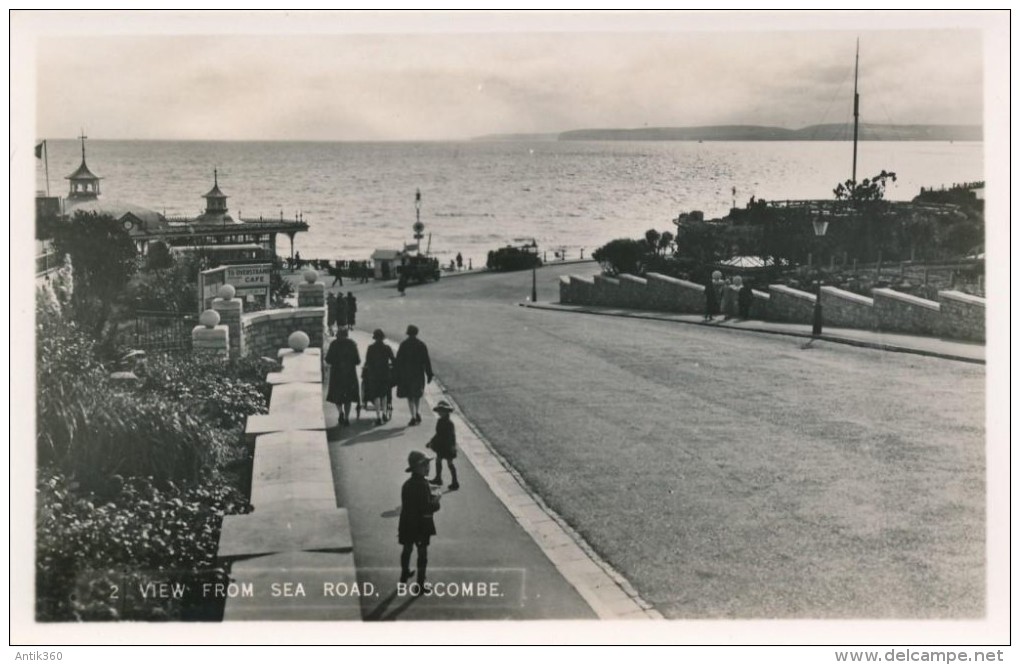 CPSM ROYAUME-UNI - View From Sea Boscombe - Bournemouth (from 1972)
