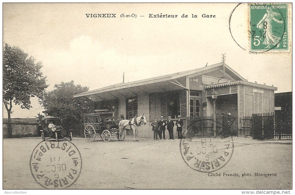 EXTERIEUR DE LA GARE - Vigneux Sur Seine