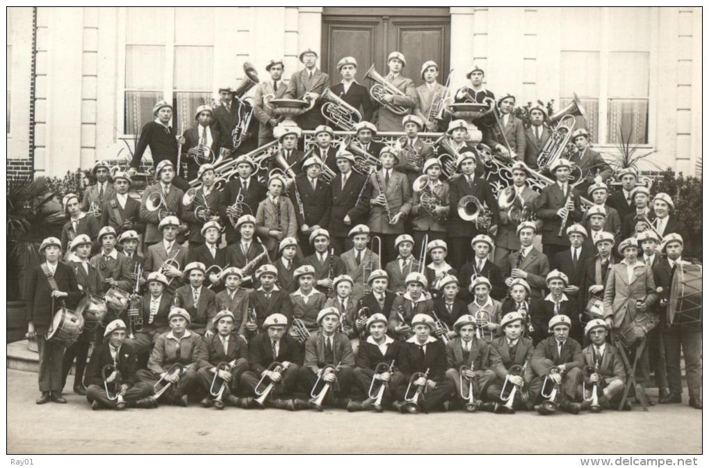 BELGIQUE ? - FRANCE ? -  CARTE-PHOTO - Fanfare - Harmonie. - A Identifier