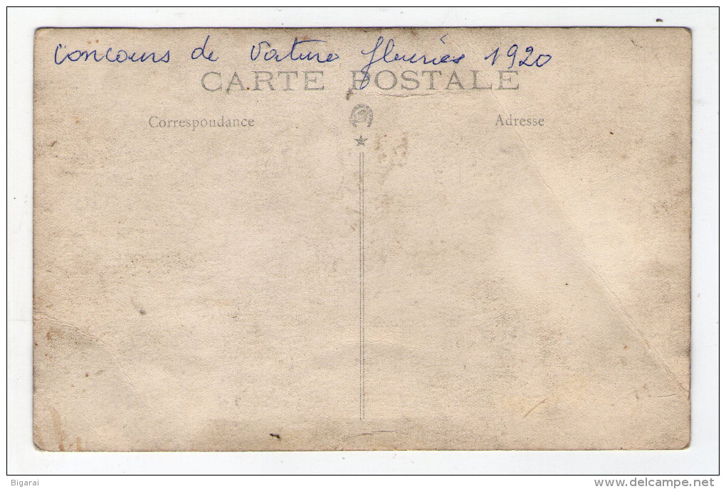 CARTE PHOTO A IDENTIFIER . CONCOURS DE VOITURES FLEURIES . 1920 . POUSSETTES . LANDAUS . ENFANTS . ( Dans L'état ) - Da Identificare