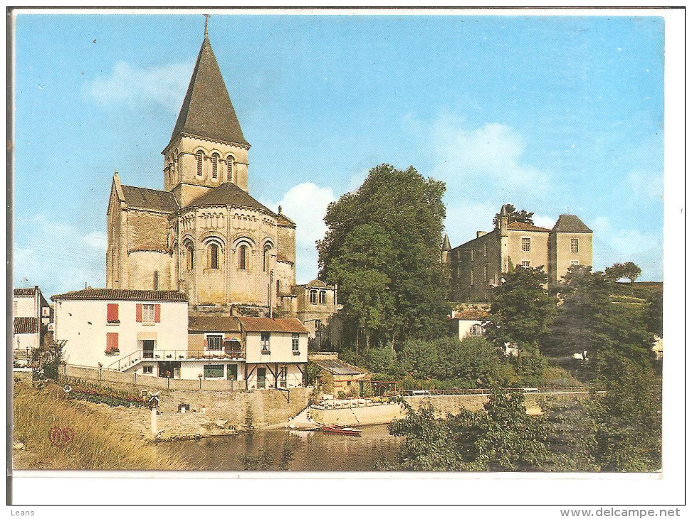 MAREUIL SUR LAY   Eglise Romane - Mareuil Sur Lay Dissais