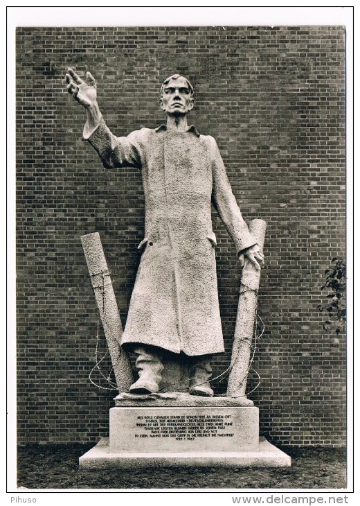 D4951    FRIEDLAND : Grenzdurchgangslager : Helmkehrer-statue - Goettingen