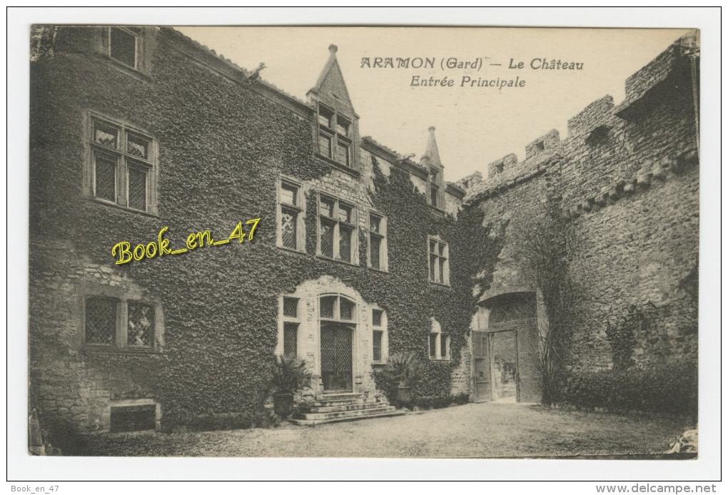 {48037} 30 Gard Aramon , Le Château , Entrée Principale - Aramon