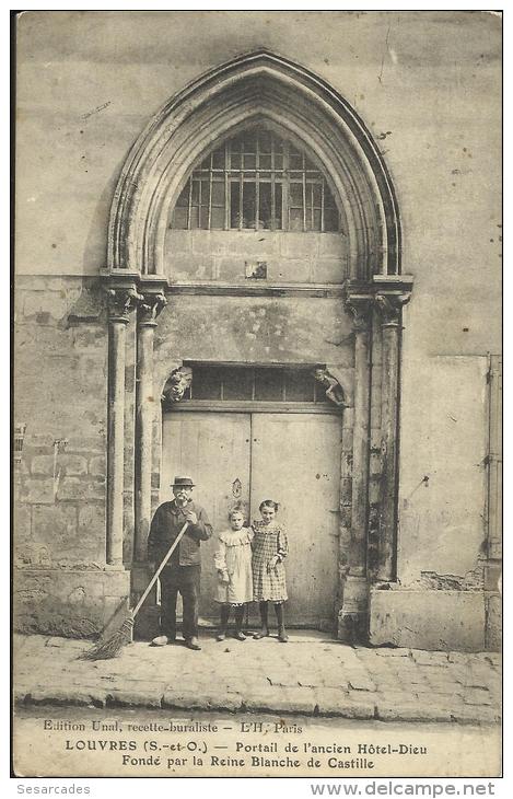 LOUVRES (S.-ET-O), PORTAIL DE L'ANCIEN HOTEL-DIEU..... SCAN R/V (SERVICE DE MOBILISATION...) - Autres & Non Classés