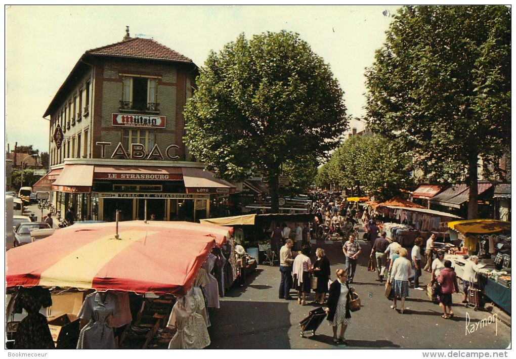 93   AULNAY SOUS BOIS   LE BD DE STRASBOURG UN JOUR DE MARCHE  TABAC LE STRASBOURG - Aulnay Sous Bois