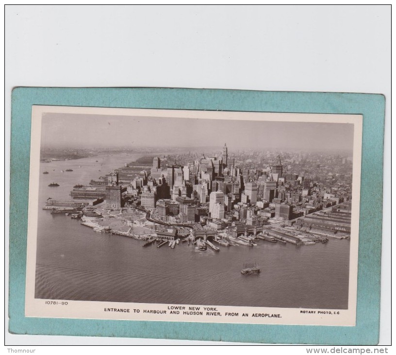 LOWER  NEW  YORK  -  ENTRANCE  TO  HARBOUR AND  HUDSON RIVER . FROM  AN  AEROPLANE  -  BELLE  CARTE  PHOTO  - - Multi-vues, Vues Panoramiques