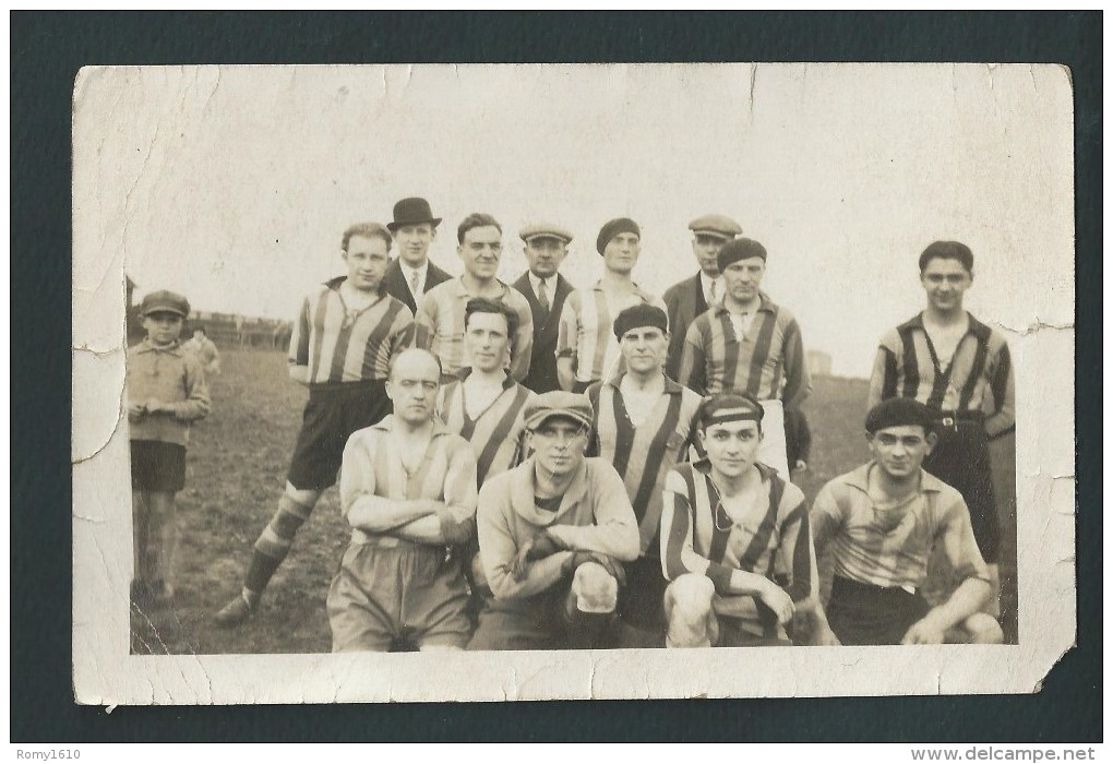 ANS.  Equipe De Football. Championnat  F.S.S. 1930-1931. ANS 1- St. Gilles. Photo-carte. Défaut! Voir Les 2 Scans. - Ans