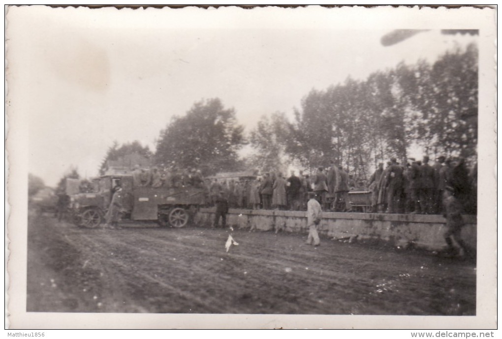 Photo 1916 DUN-SUR-MEUSE - Soldats Allemands (A94, Ww1, Wk 1) - Dun Sur Meuse