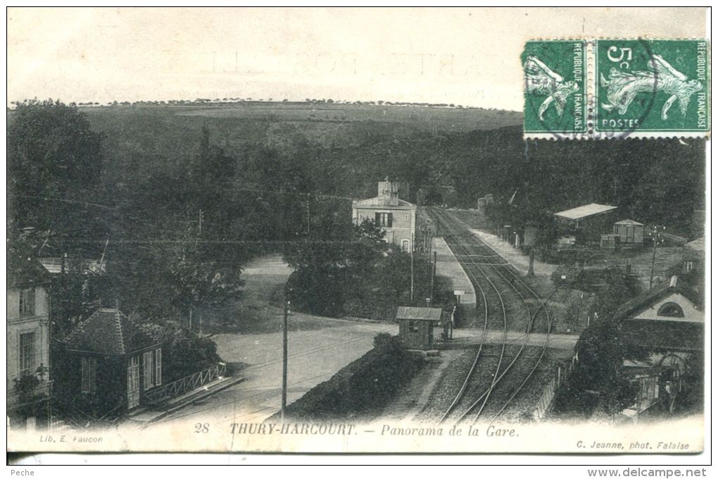 N°2405A -cpa Thury Harcourt -panorama De La Gare- - Gares - Sans Trains