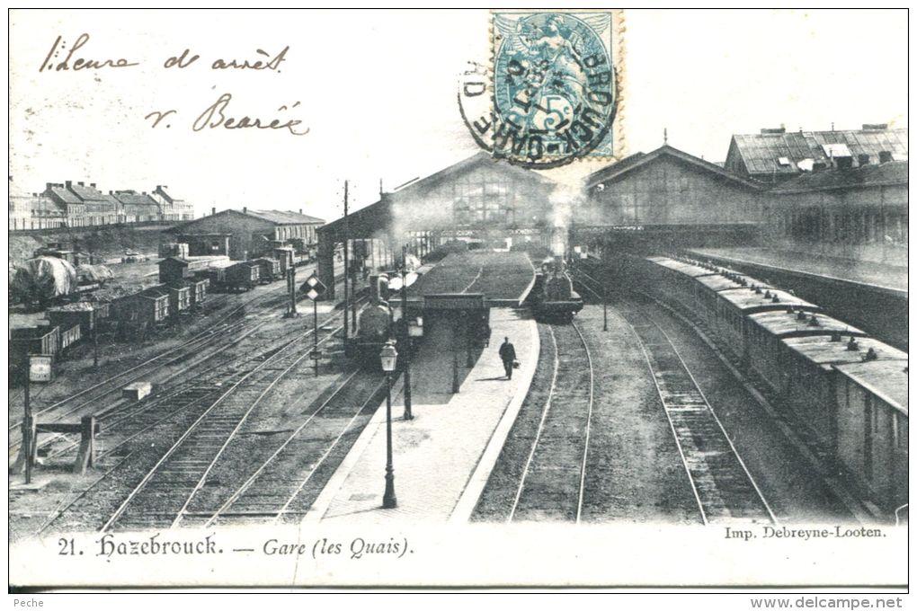 N°2406A -cpa Hazebrouck -la Gare- (les Quais) - Gares - Avec Trains