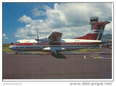 N° 10 - AIR MAURITIUS - ATR 42-300 - St-DENIS DE LA REUNION ( Photo :  Christian LAUGIER ) - 1946-....: Ere Moderne