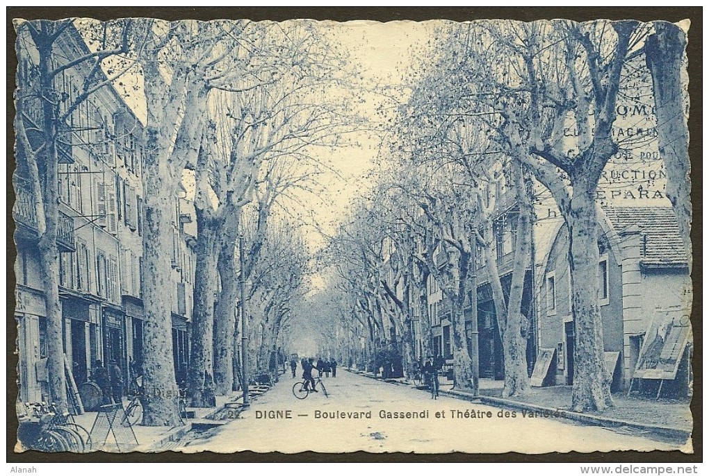 DIGNE Boulevard Gassendi Et Théatre Des Variétés (Vial) Alpes De Hte Provence (04) - Autres & Non Classés